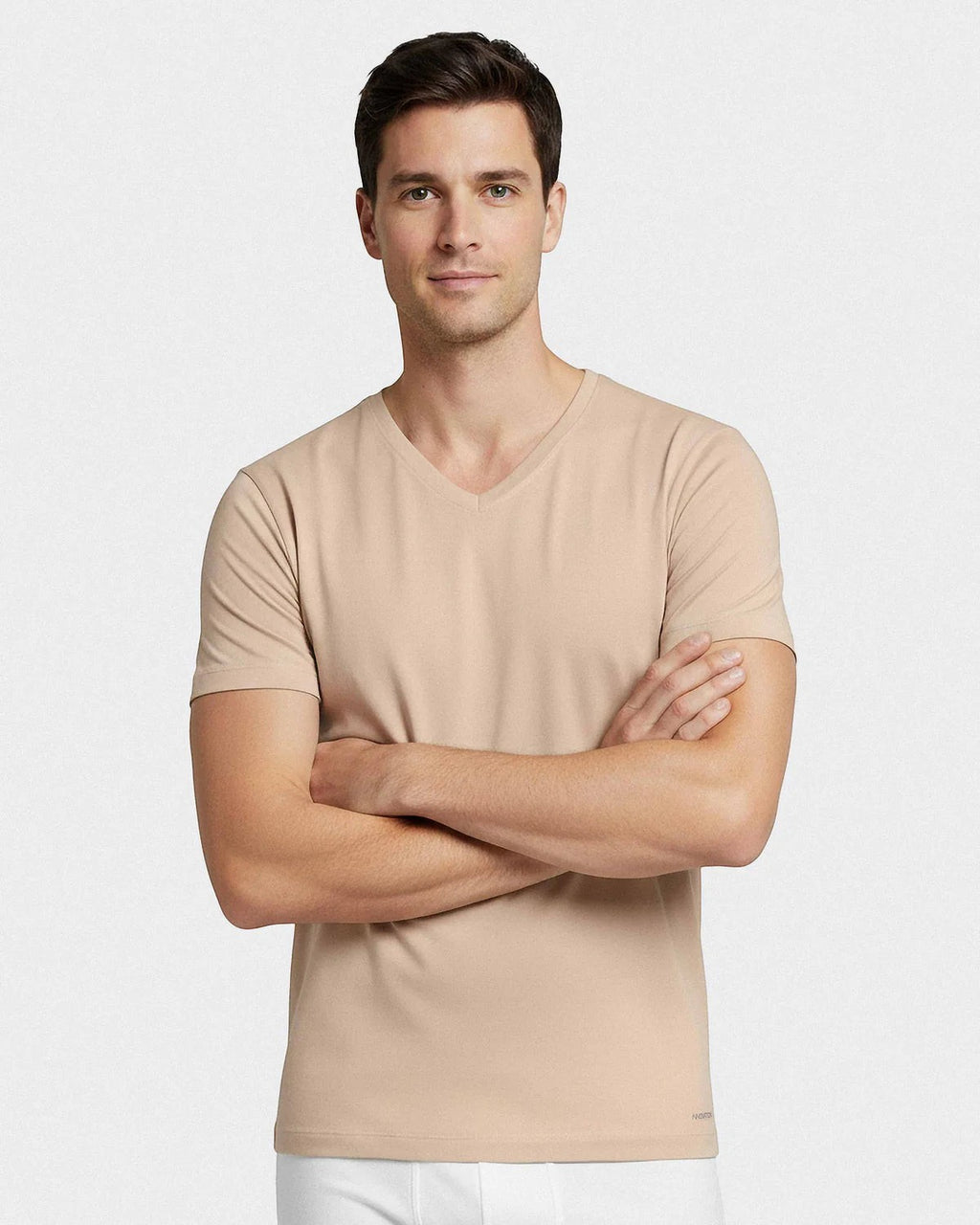 Maison Sarava men's beige V-neck t-shirt made from cotton and viscose with Outlast® technology for temperature regulation.