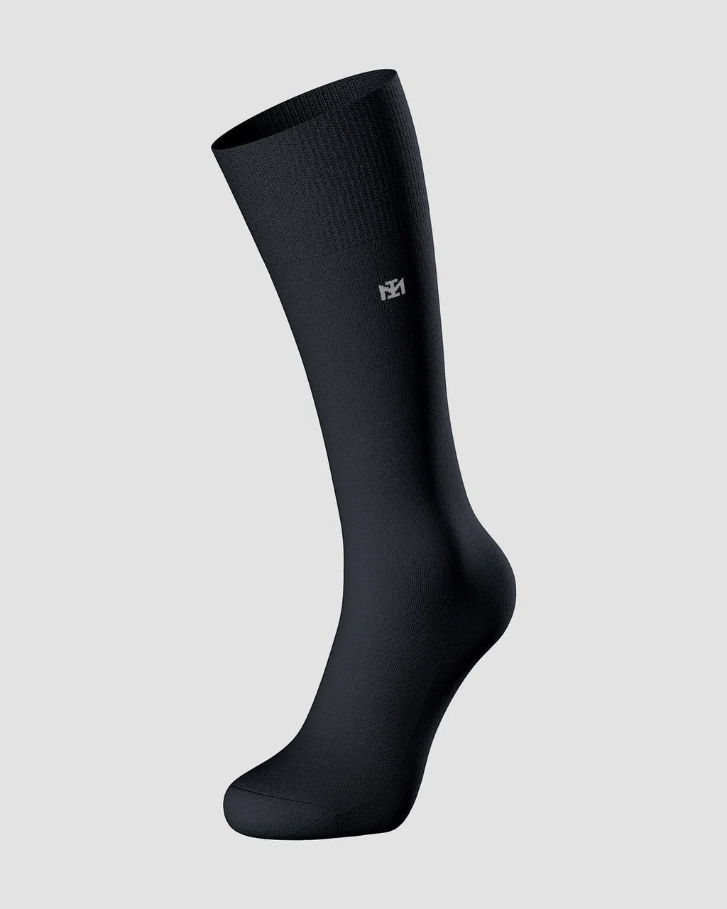 Maison Sarava dark navy blue men's crew socks with embroidered logo detail. Made from polyamide cotton.