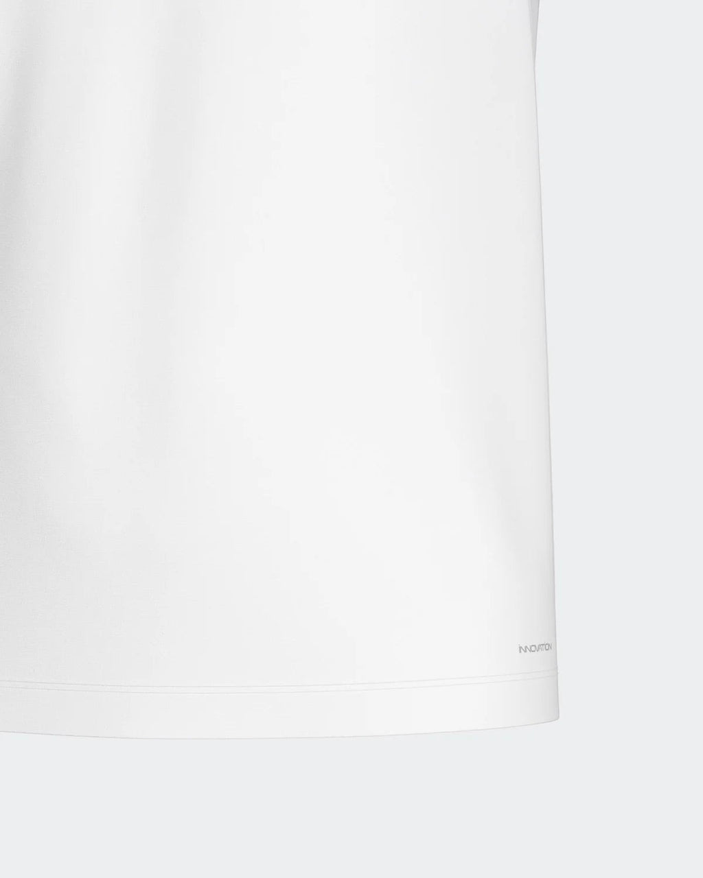 Maison Sarava white V-neck t-shirt made from cotton and viscose with Outlast technology for temperature regulation.