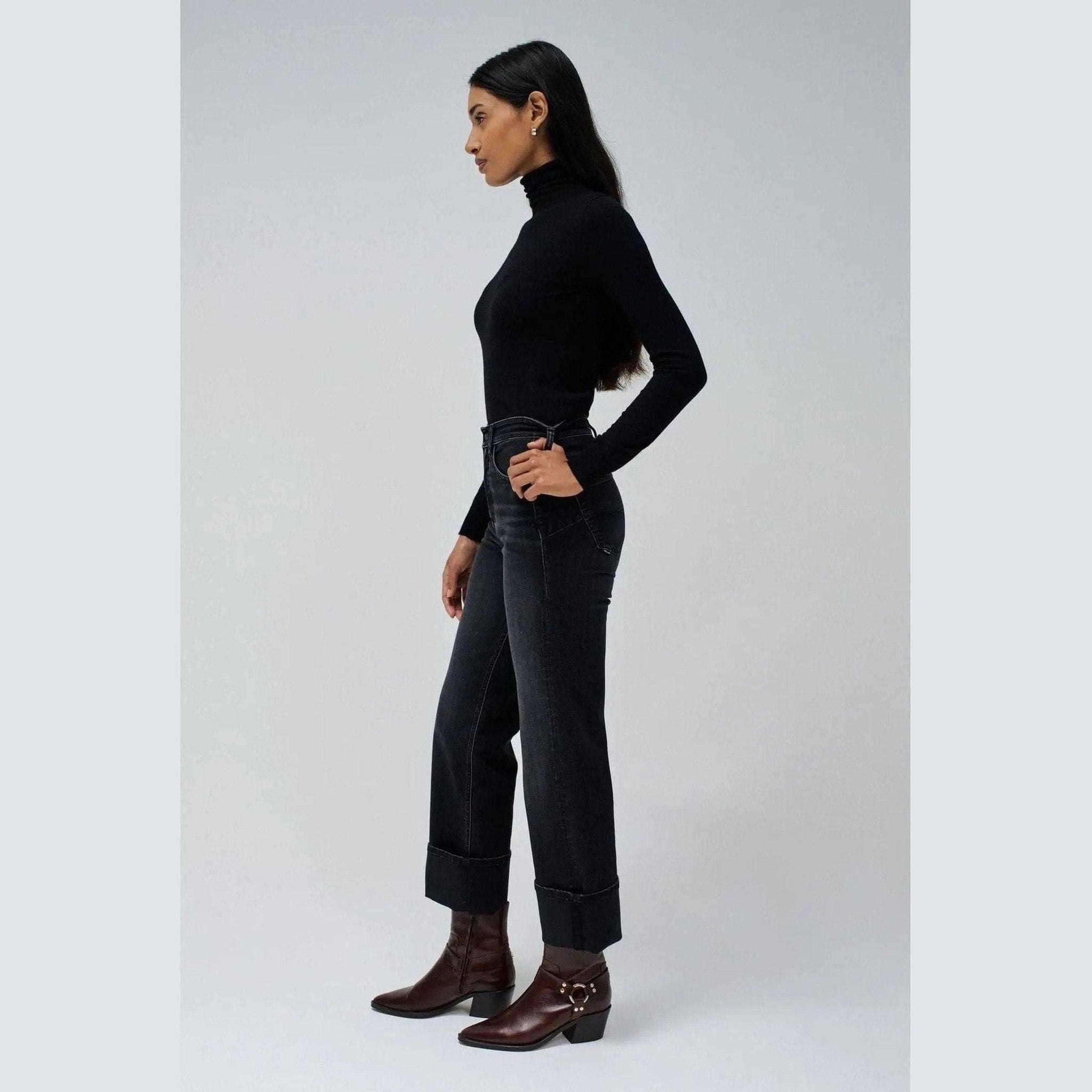 Women's High-Rise Straight-Leg Jeans in Black — Salsa Jeans | Maison Sarava Canada